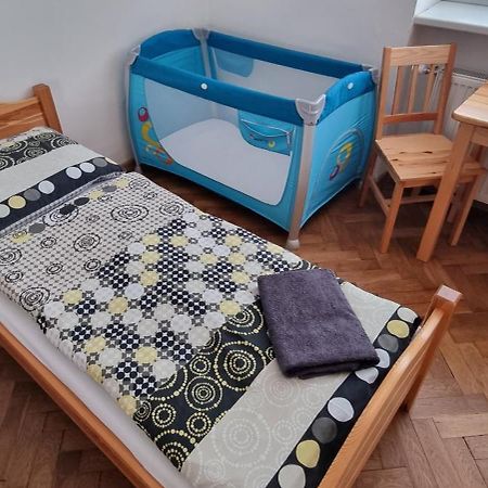 Ubytovanie Topolcany Apartment Екстериор снимка