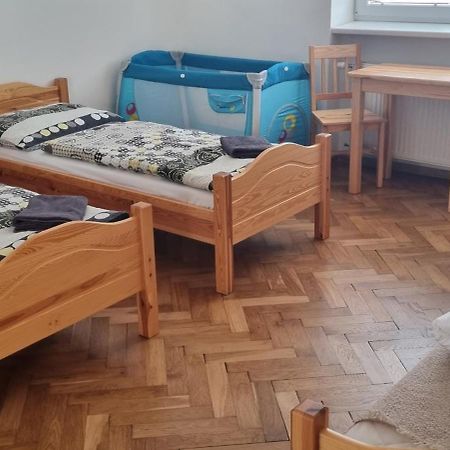 Ubytovanie Topolcany Apartment Екстериор снимка