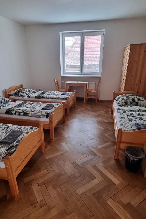 Ubytovanie Topolcany Apartment Екстериор снимка